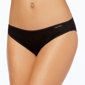 NWT Calvin Klein Cotton Plus Size Form Bikinis P-2